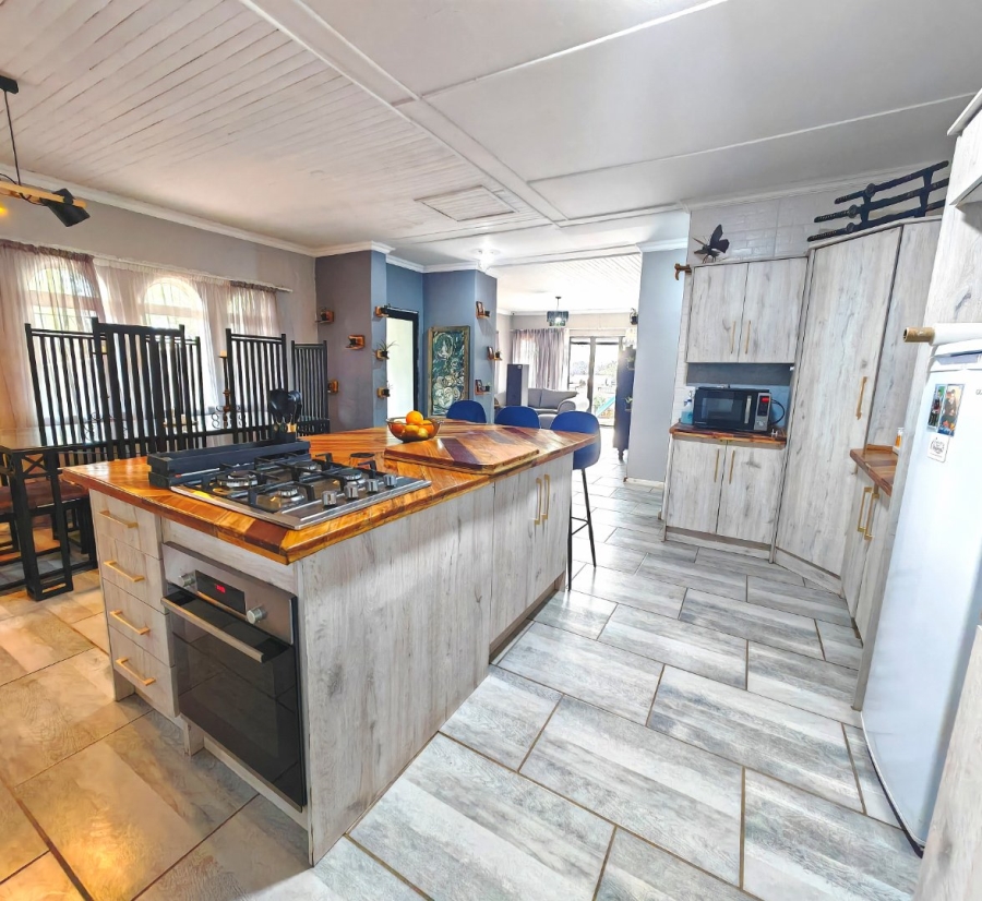 4 Bedroom Property for Sale in Uitsig Free State
